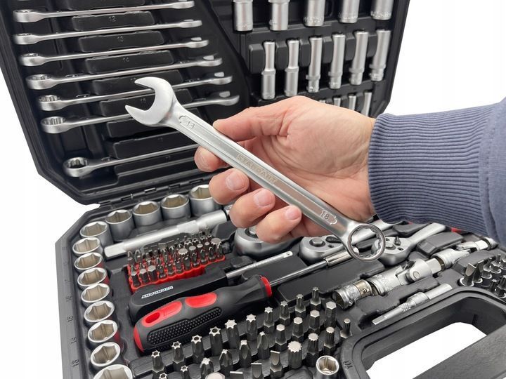 Zdjęcie Zestaw narzędzi 1/4" 3/8" 1/2" klucze nasadowe 216 el w walizce STANDART ST-0216 ST-0216,