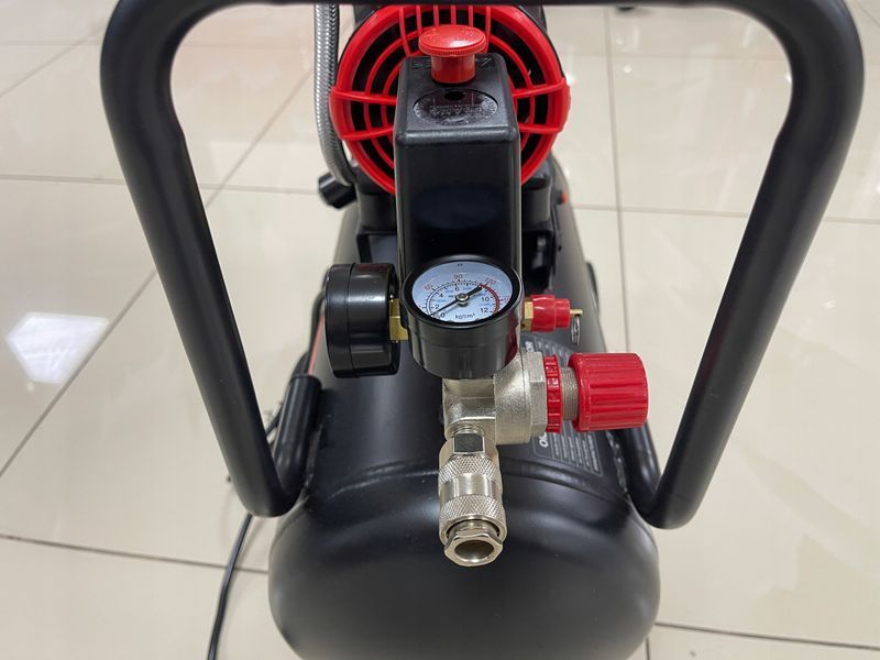 Photo Oil-free air compressor 18l 8 bar 220v with separator AUARITA 2-900F18-220 2-900F18-220,