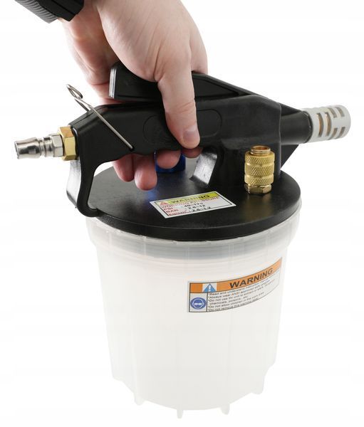 Photo Pneumatic brake bleeding and fluid replacement set 1.5 L + 1 L G.I.KRAFT PBFC21V1 PBFC21V1,