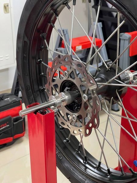 Zdjęcie Wyważarka do k&oacute;ł motocyklowych motocykli 533 mm statyczna ręczna TORIN TRM06001 TRM06001,